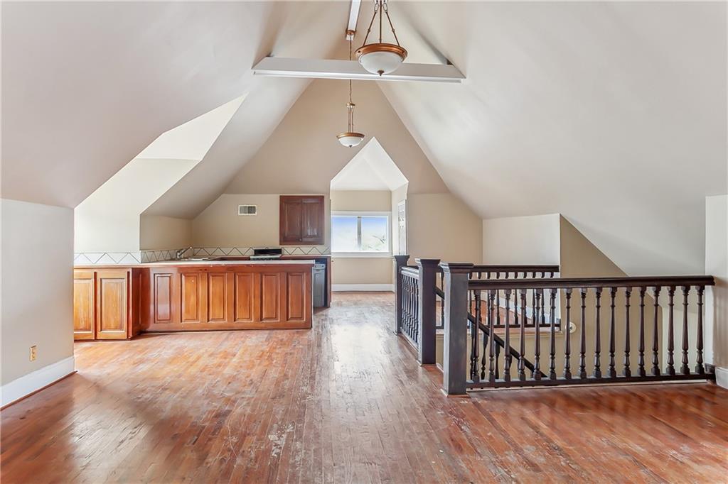 New Orleans, Louisiana 70115, United States, 4 Bedrooms Bedrooms, ,3 BathroomsBathrooms,Residential,Active,66032