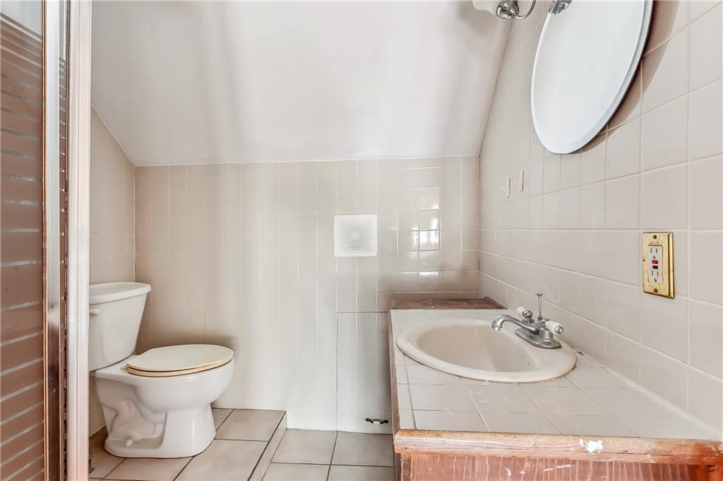 New Orleans, Louisiana 70115, United States, 4 Bedrooms Bedrooms, ,3 BathroomsBathrooms,Residential,Active,66032