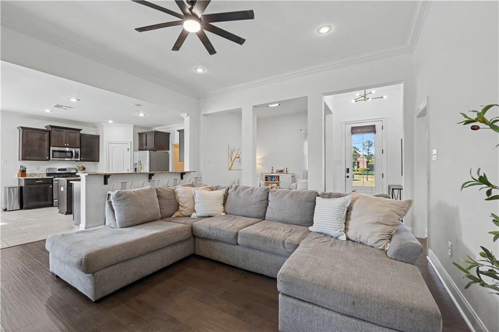 740 ENGLISH OAK Drive