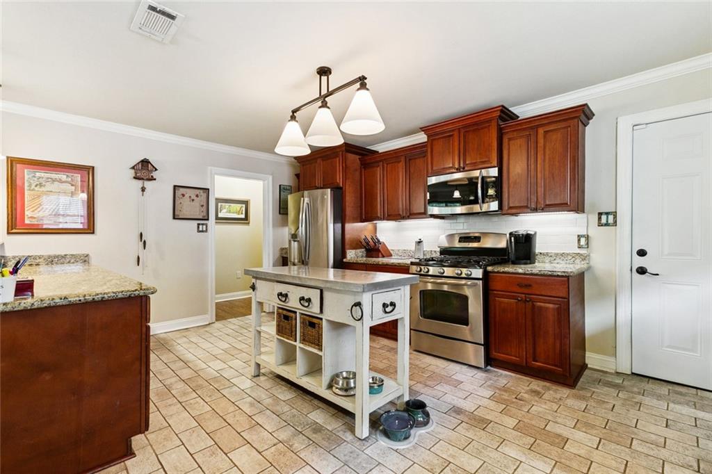 6423 CANAL Boulevard