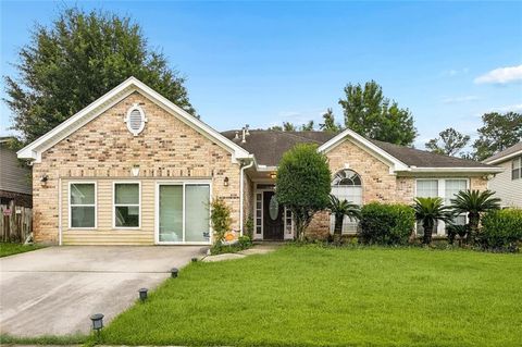 Photo of 417 SPARTAN Loop, Slidell, LA 70458 (MLS # 2560066)