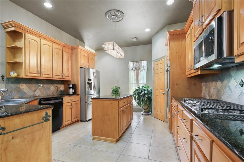 218 KISSENA PARK Court