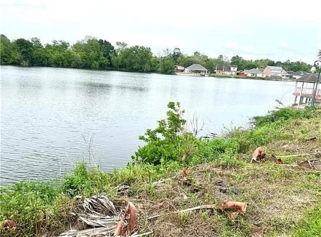 2432 SOUTH LAKE Boulevard