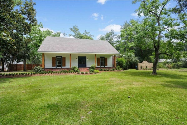 425 CARONDELET ST, MANDEVILLE, LA 70448 - Image 8705e62b1b30f7e4e9dd37584dd39d6b/3871423004