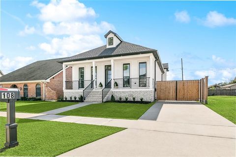 108 JAGUAR Drive Arabi LA 70032