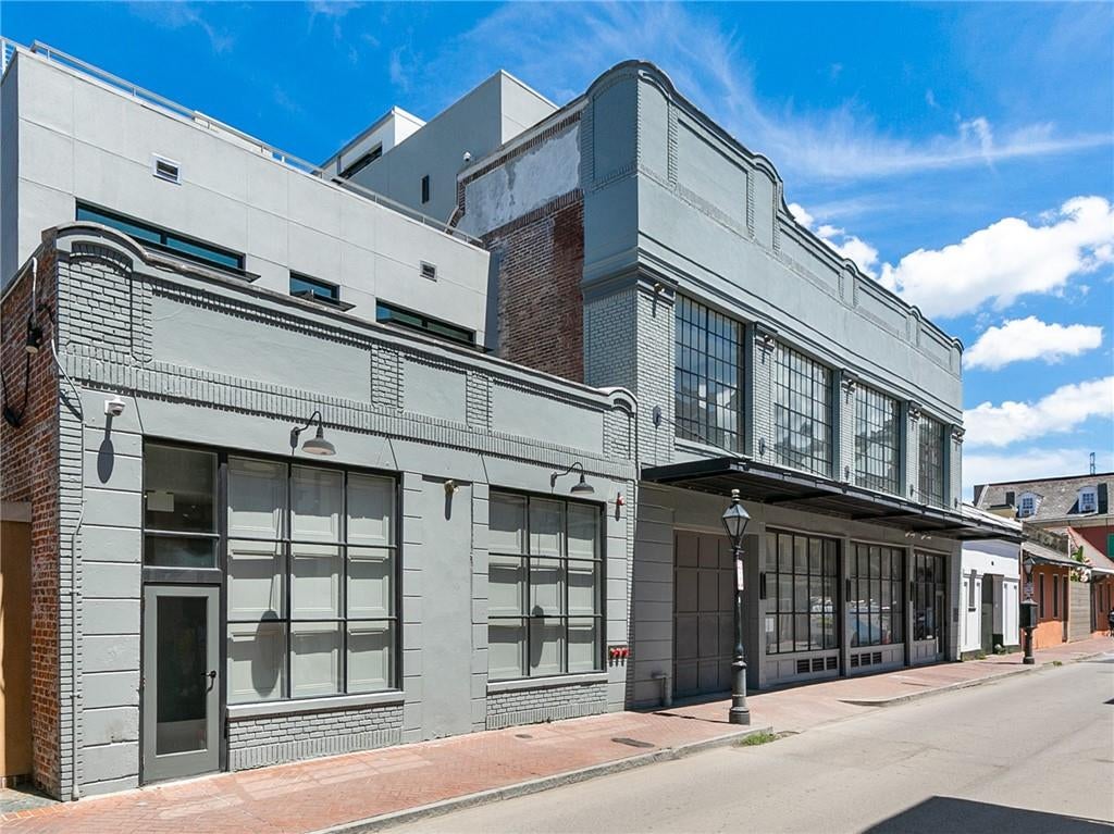 917 CONTI Street 201