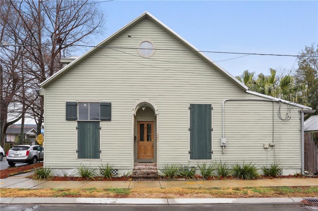 301 BURDETTE Street