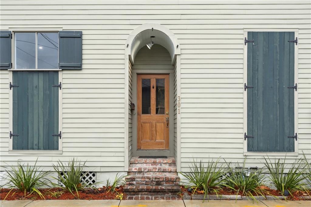 301 BURDETTE Street