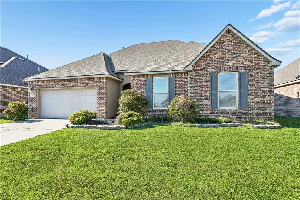 697 LAKESHORE VILLAGE Drive