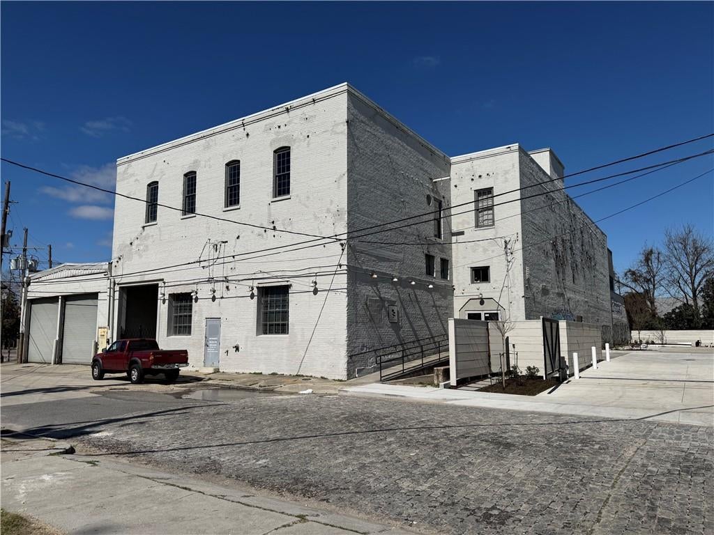625-627 CELESTE Street