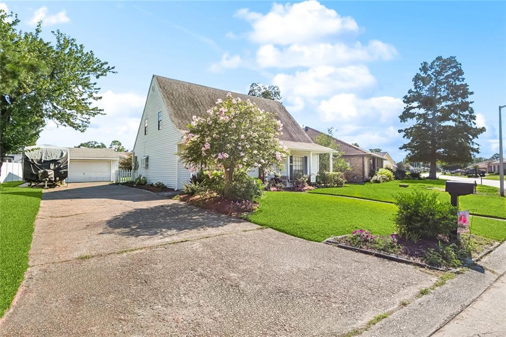 24 MYRTLE HILL Drive