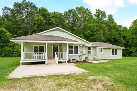 Photo of 59354 BORGNE Avenue, Bogalusa, LA 70427 (MLS # 2559839)