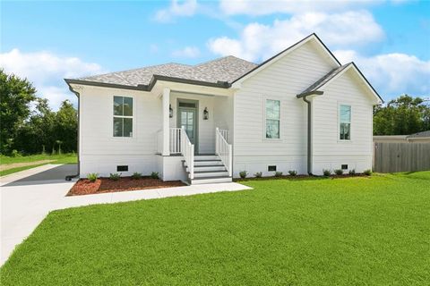 7211 CLAIBORNE Court Arabi LA 70032