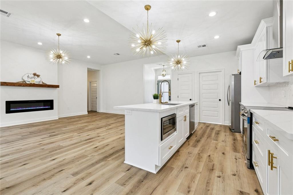 7211 CLAIBORNE Court