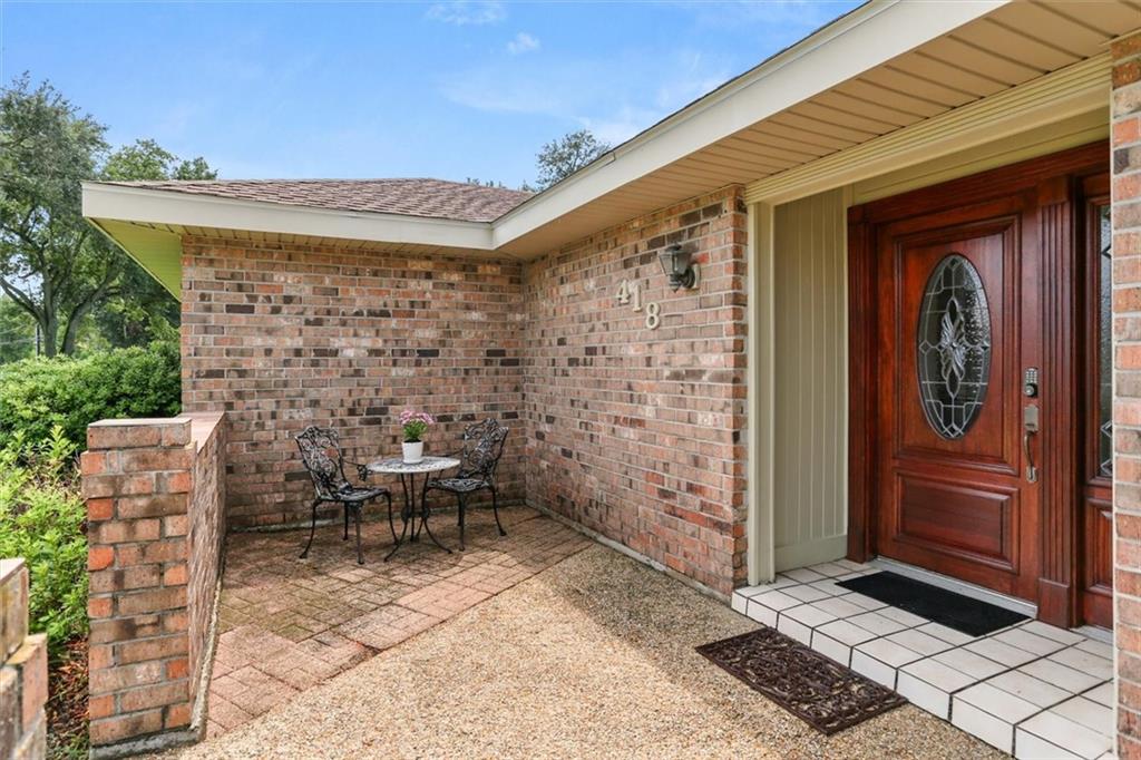 418 OAK Lane