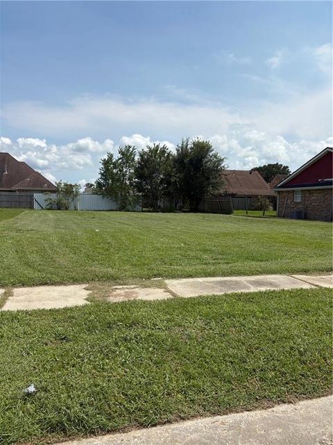 3020 LAKEWOOD Drive Violet LA 70092
