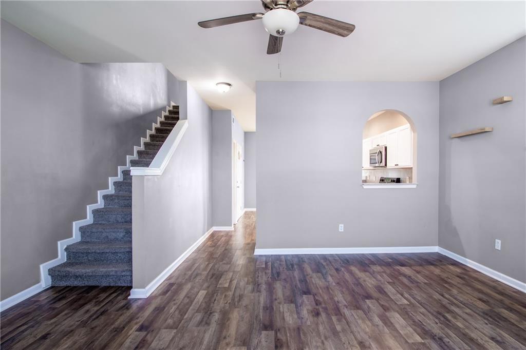 67 CARRIAGE Lane B