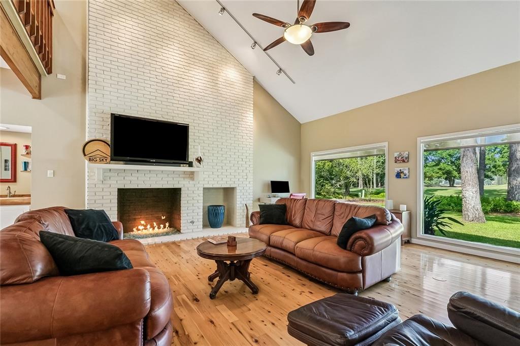 103 LONGWOOD Drive