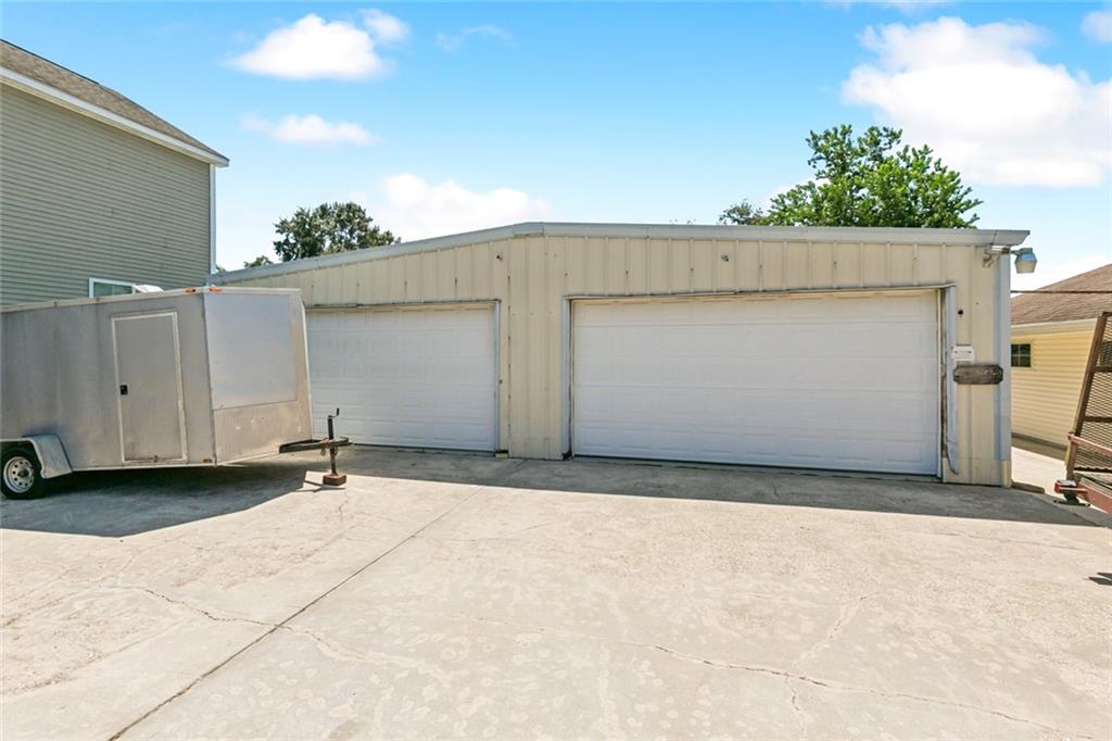 708 W SOLIDELL Street