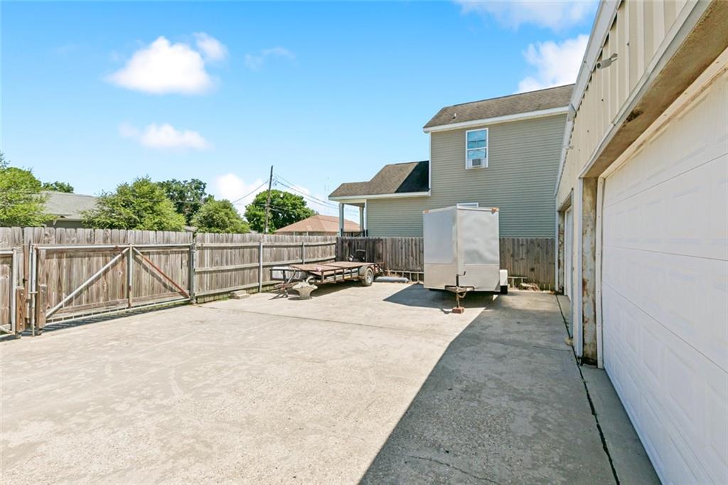 708 W SOLIDELL Street