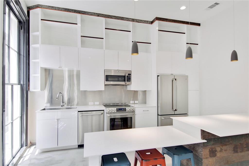 New Orleans, Louisiana 70130, United States, 2 Bedrooms Bedrooms, ,2 BathroomsBathrooms,Residential,Active,55975