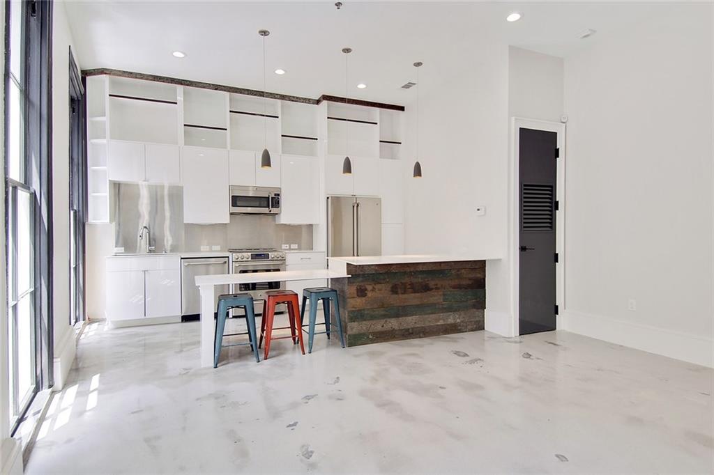 New Orleans, Louisiana 70130, United States, 2 Bedrooms Bedrooms, ,2 BathroomsBathrooms,Residential,Active,55975