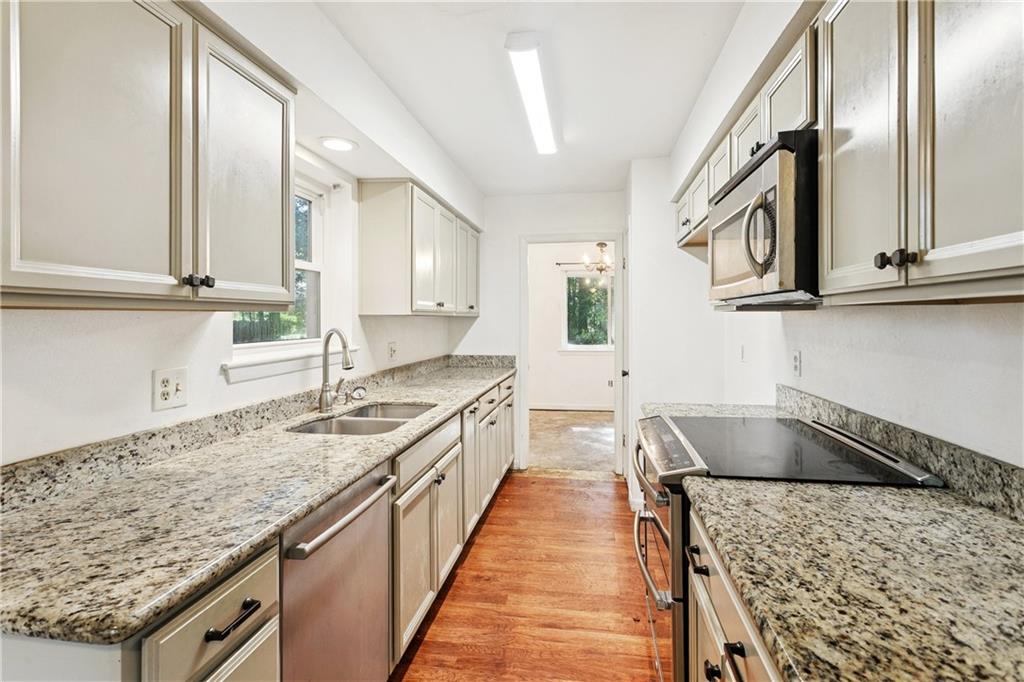 721 S VAN BUREN Street