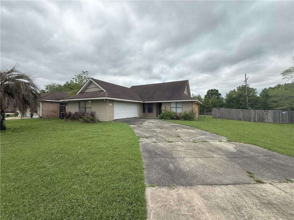300 LIONEL Court