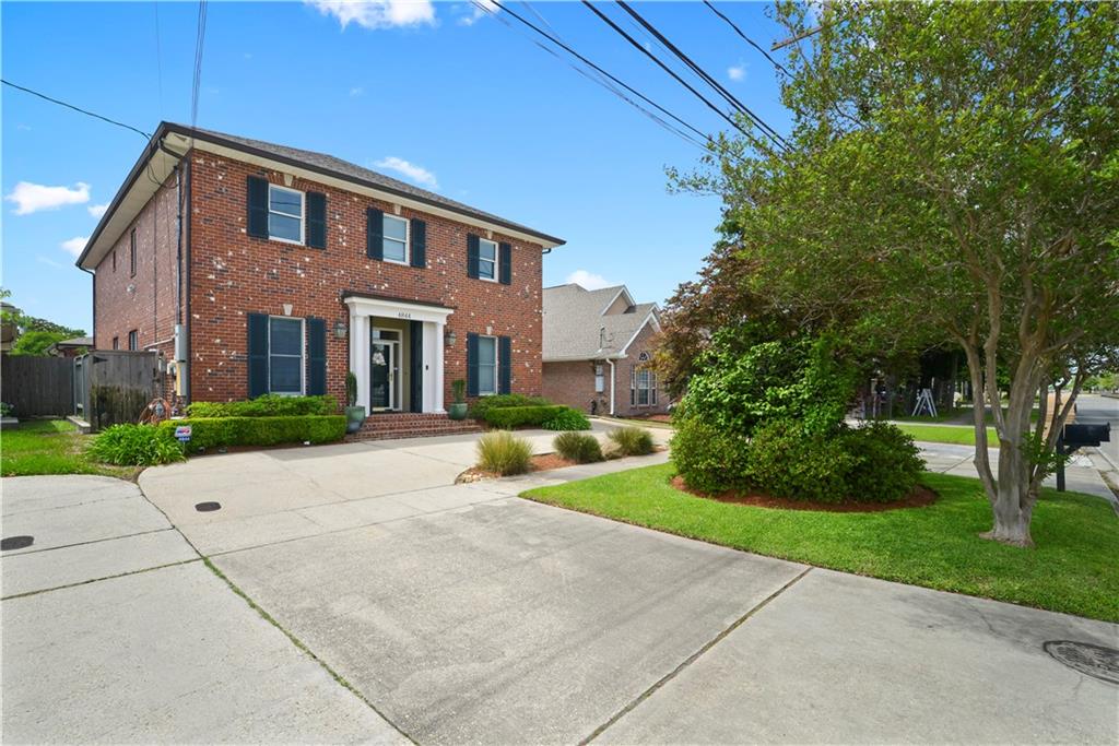 4844 W NAPOLEON Avenue