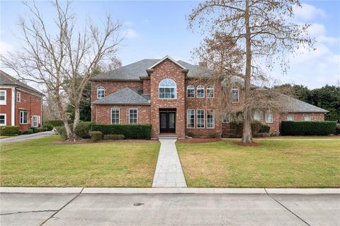 52 ENGLISH TURN Drive New Orleans LA 70131