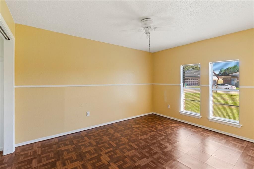 2440 W SUNNYMEADE Drive