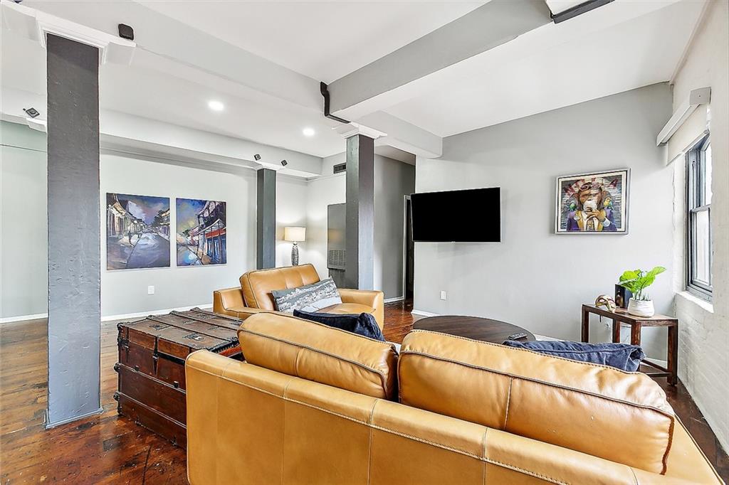 333 JULIA Street 325