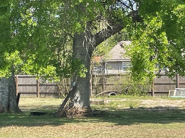 Lot 3 E 15TH Street