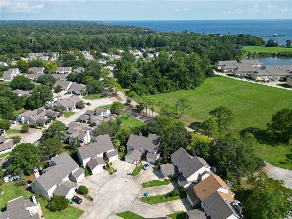 10 CARIBBEAN Court 10