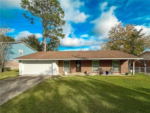 112 CHANTILLY Lane Slidell LA 70458