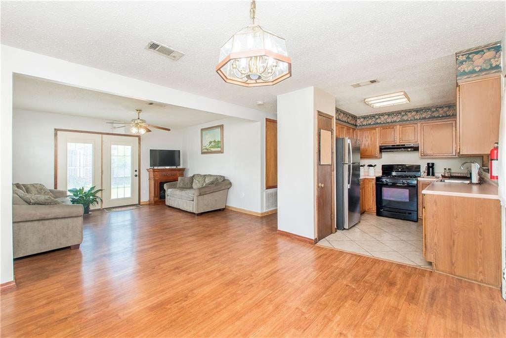 231 DOUGLAS Drive