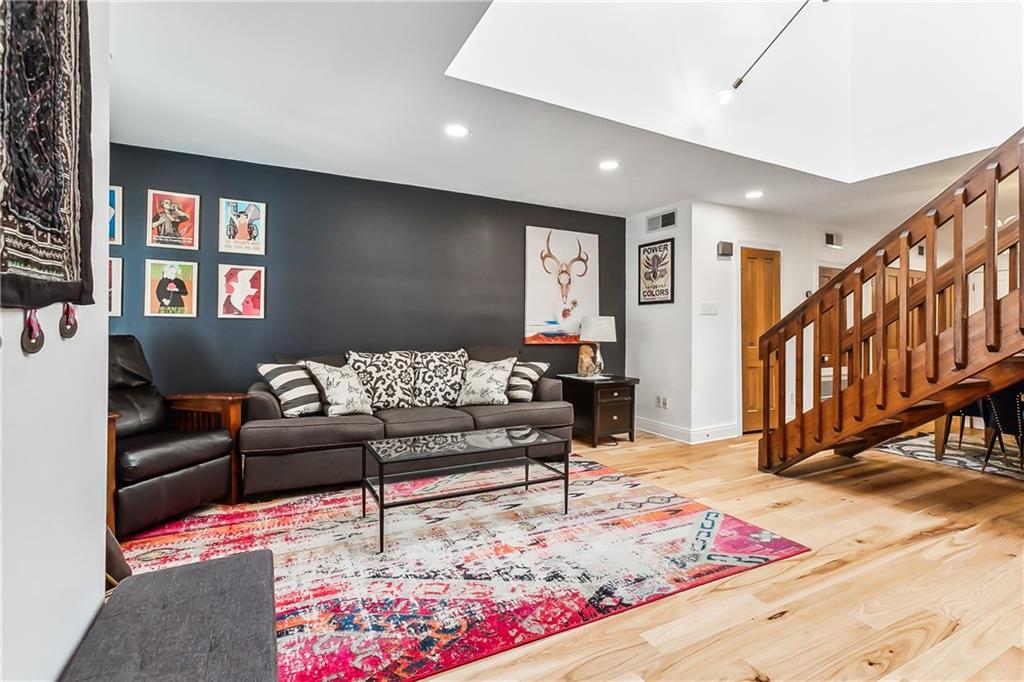 2727 CONSTANCE Street