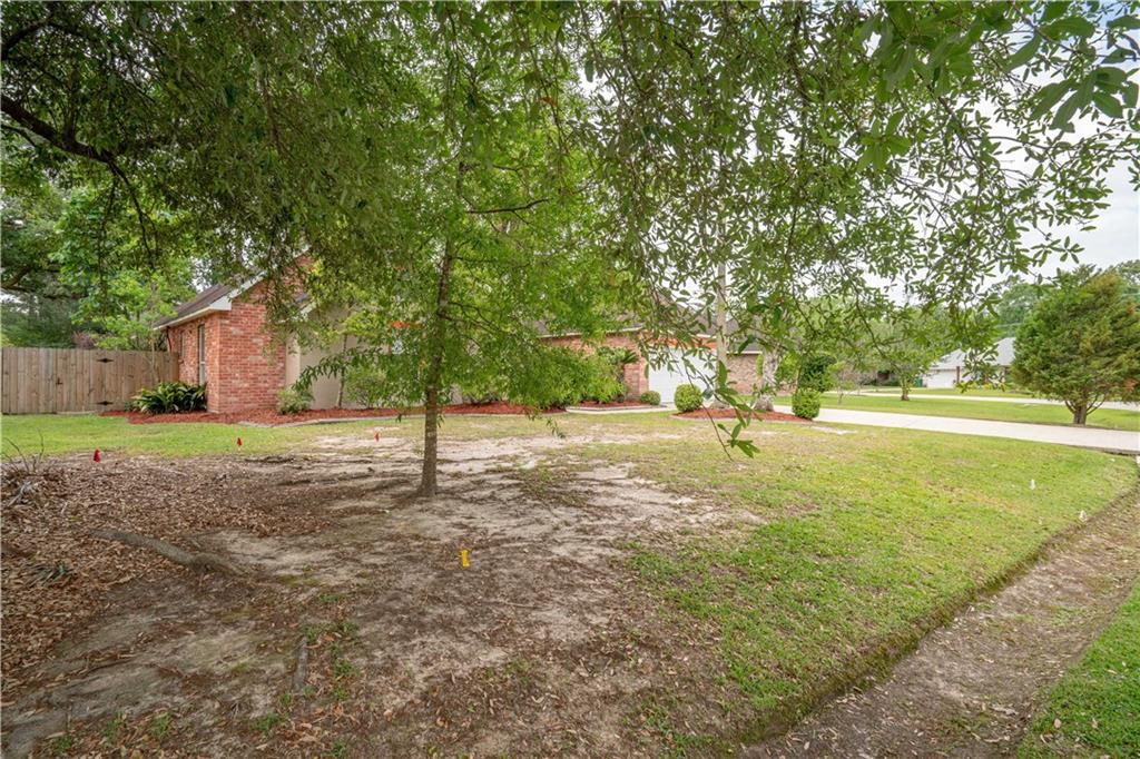 2032 W RIDGE Drive