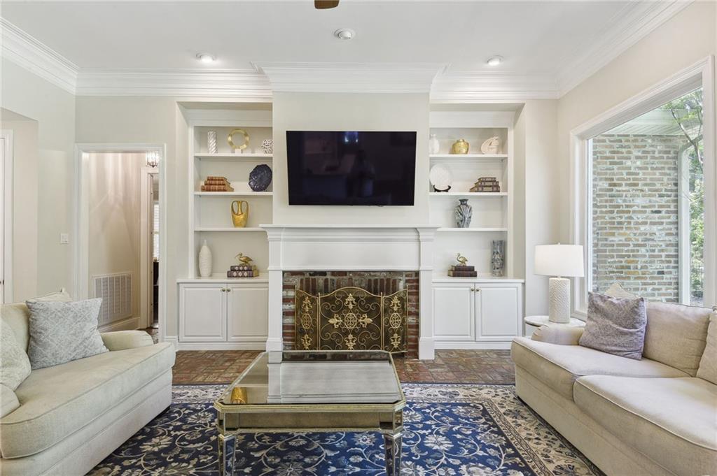 Covington, Louisiana 70433, United States, 5 Bedrooms Bedrooms, ,4 BathroomsBathrooms,Residential,Pending,60429