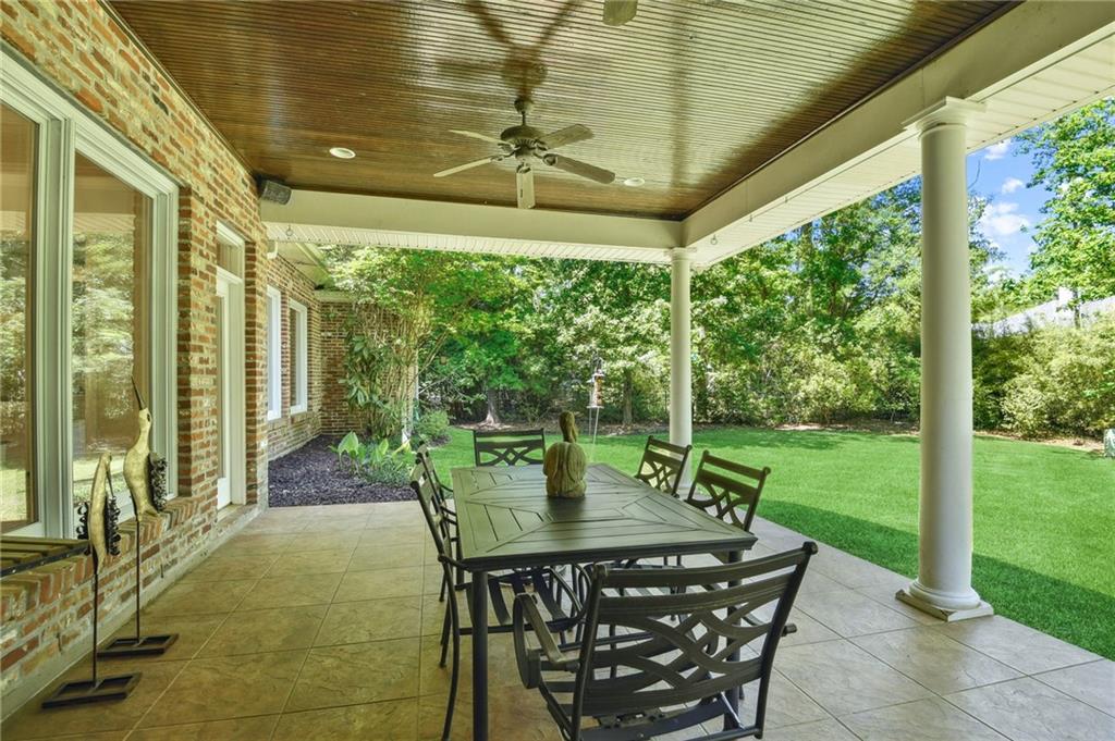 Covington, Louisiana 70433, United States, 5 Bedrooms Bedrooms, ,4 BathroomsBathrooms,Residential,Pending,60429