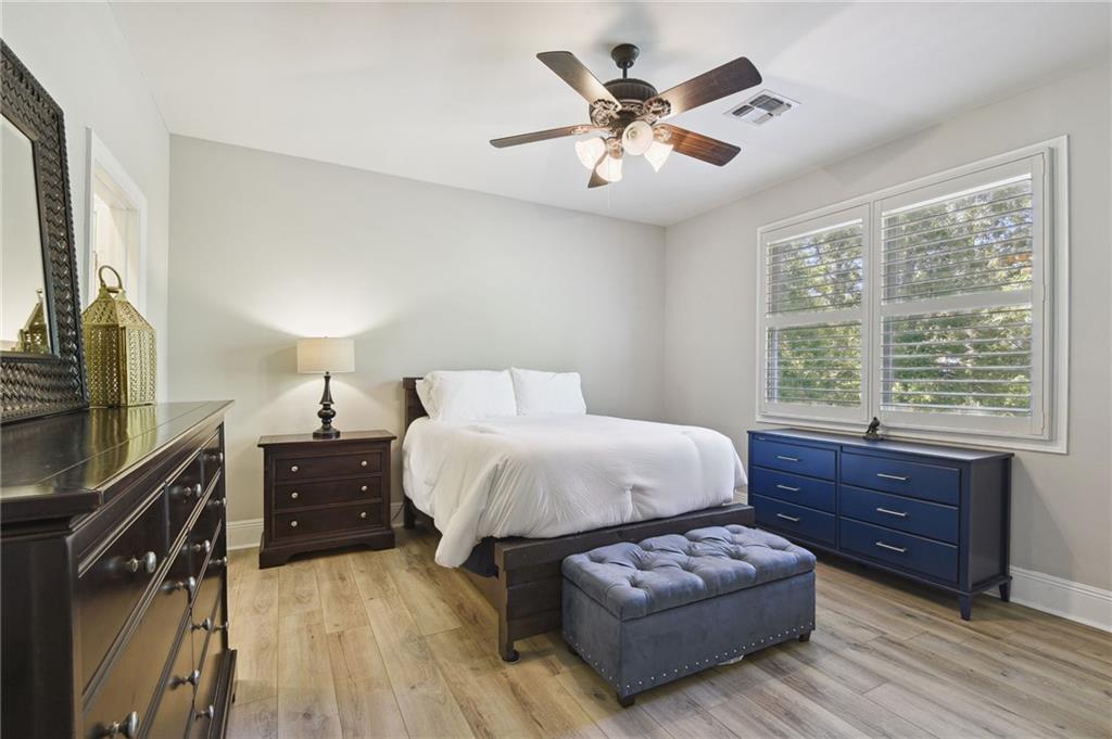 Covington, Louisiana 70433, United States, 5 Bedrooms Bedrooms, ,4 BathroomsBathrooms,Residential,Pending,60429