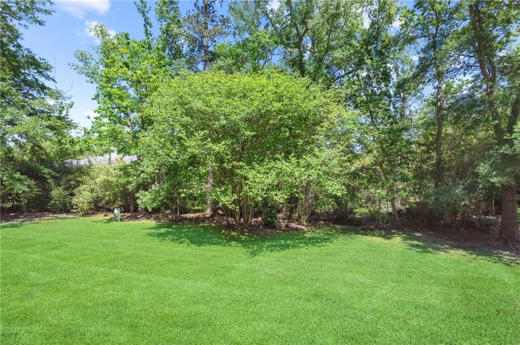 Covington, Louisiana 70433, United States, 5 Bedrooms Bedrooms, ,4 BathroomsBathrooms,Residential,Pending,60429