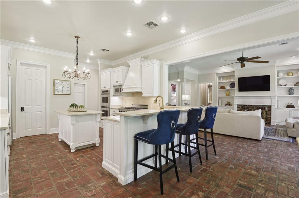 Covington, Louisiana 70433, United States, 5 Bedrooms Bedrooms, ,4 BathroomsBathrooms,Residential,Pending,60429