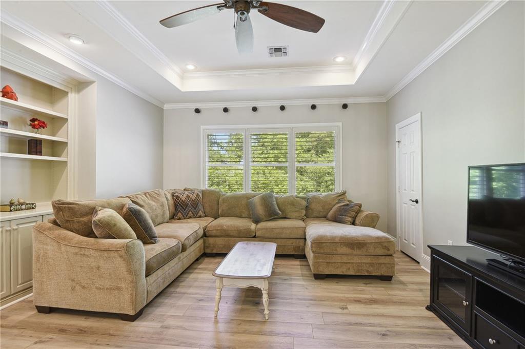 Covington, Louisiana 70433, United States, 5 Bedrooms Bedrooms, ,4 BathroomsBathrooms,Residential,Pending,60429