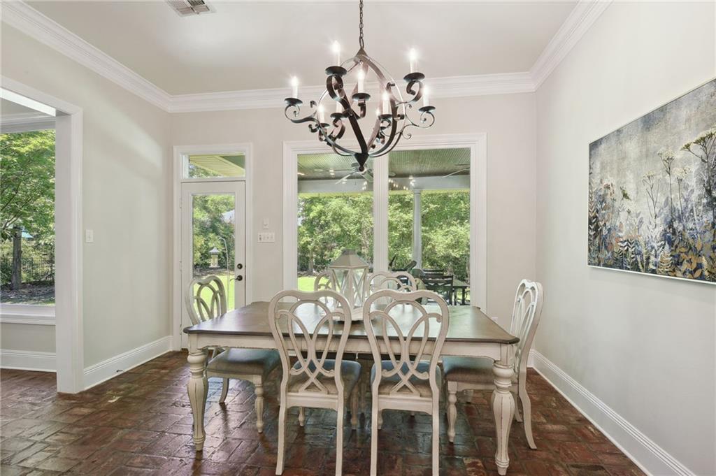 Covington, Louisiana 70433, United States, 5 Bedrooms Bedrooms, ,4 BathroomsBathrooms,Residential,Pending,60429