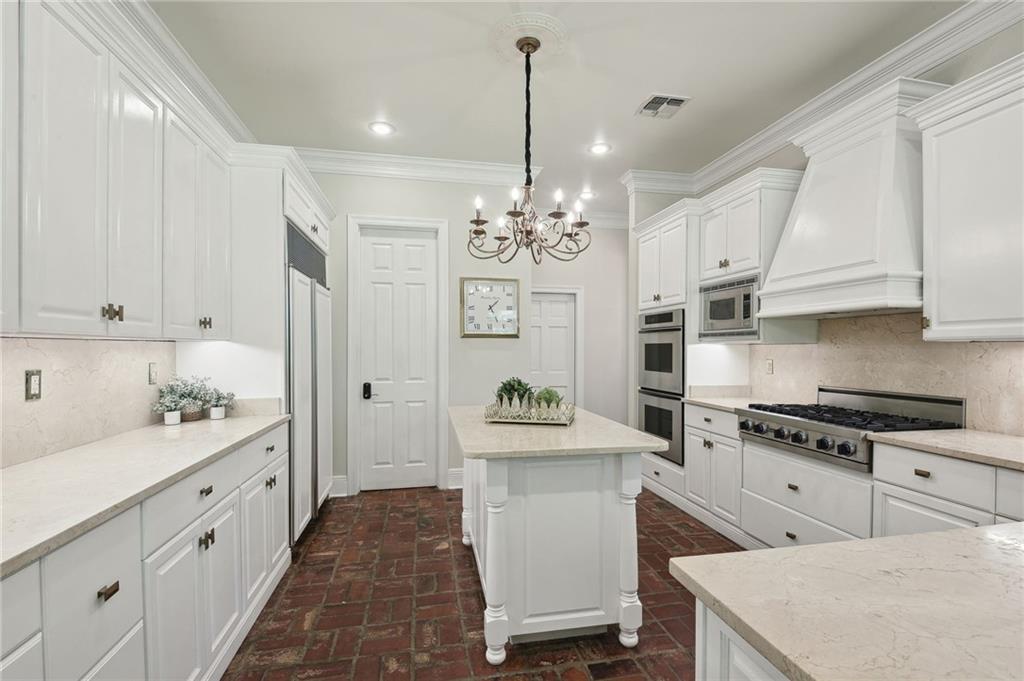 Covington, Louisiana 70433, United States, 5 Bedrooms Bedrooms, ,4 BathroomsBathrooms,Residential,Pending,60429