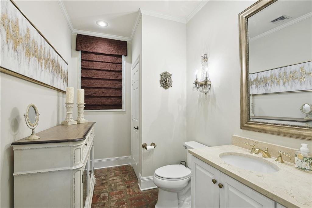 Covington, Louisiana 70433, United States, 5 Bedrooms Bedrooms, ,4 BathroomsBathrooms,Residential,Pending,60429