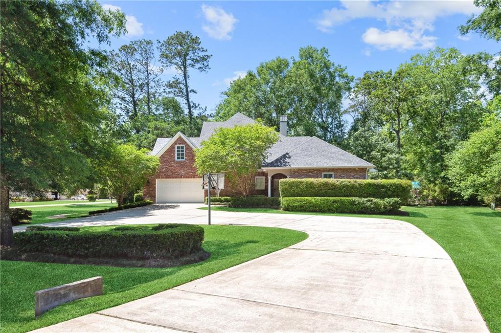 Covington, Louisiana 70433, United States, 5 Bedrooms Bedrooms, ,4 BathroomsBathrooms,Residential,Pending,60429