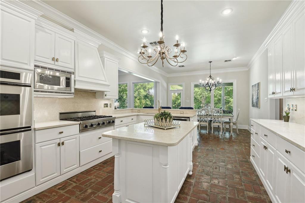 Covington, Louisiana 70433, United States, 5 Bedrooms Bedrooms, ,4 BathroomsBathrooms,Residential,Pending,60429