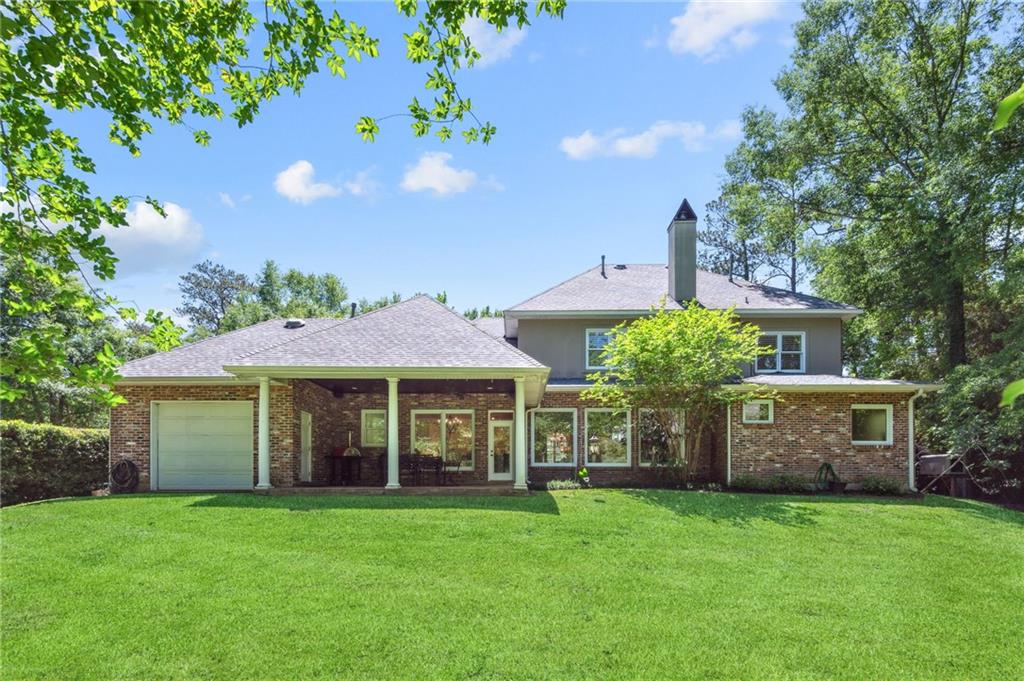 Covington, Louisiana 70433, United States, 5 Bedrooms Bedrooms, ,4 BathroomsBathrooms,Residential,Pending,60429